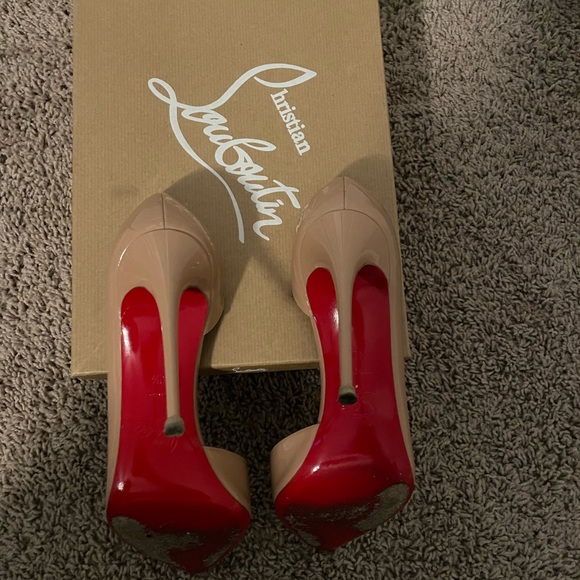 Red bottoms!!! - Picture 2 of 9